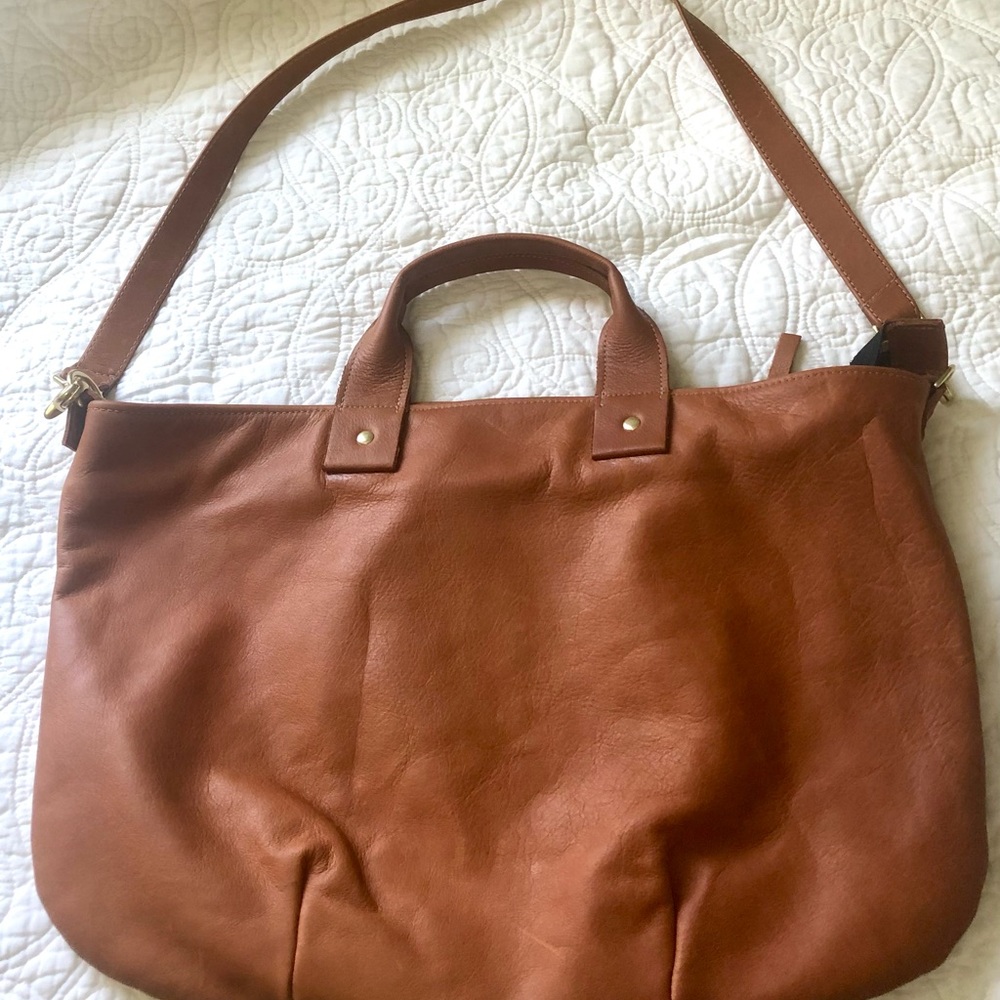 Messenger Clare V bag